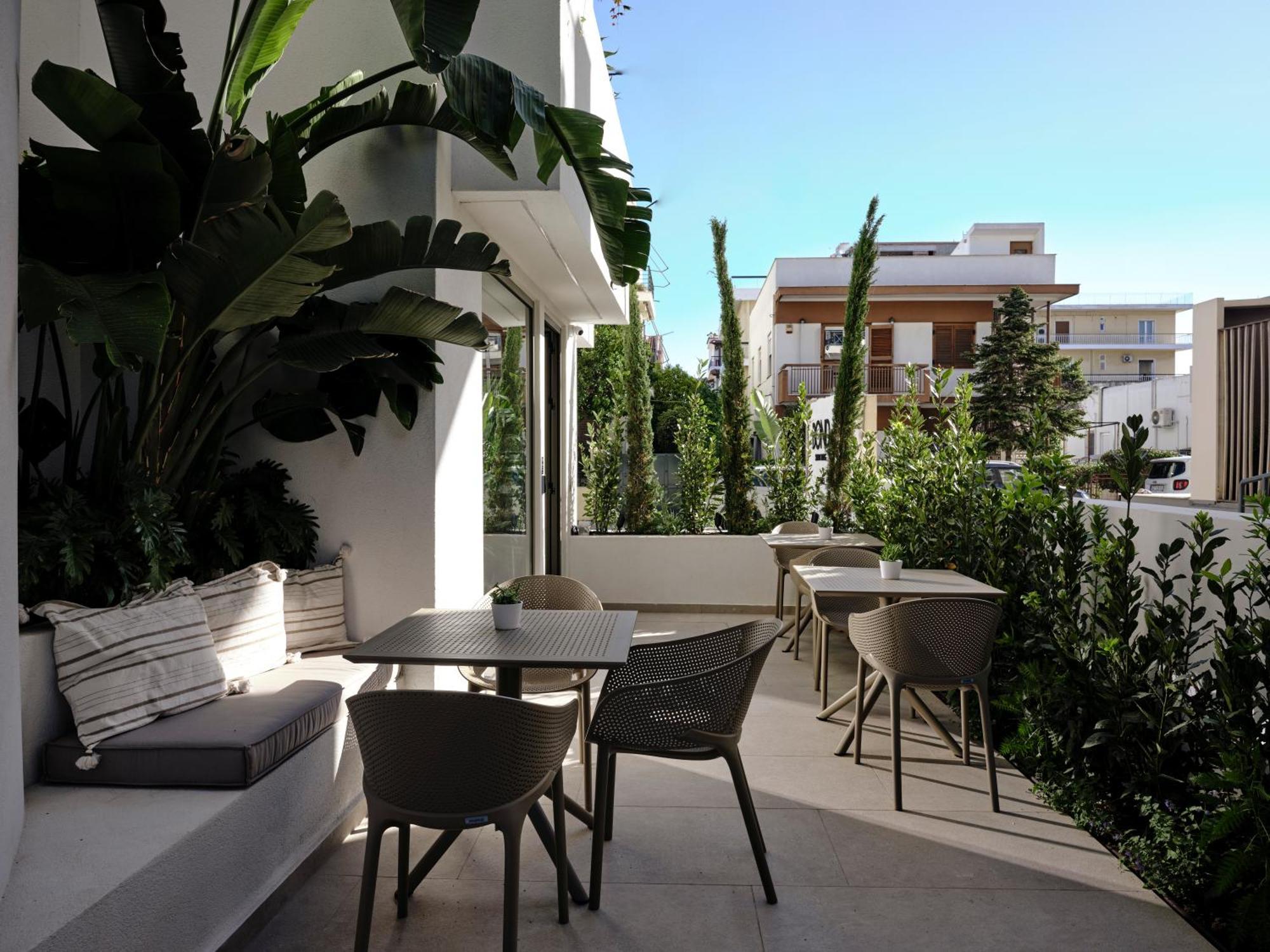 Bond Smart Living Suites Atene Esterno foto