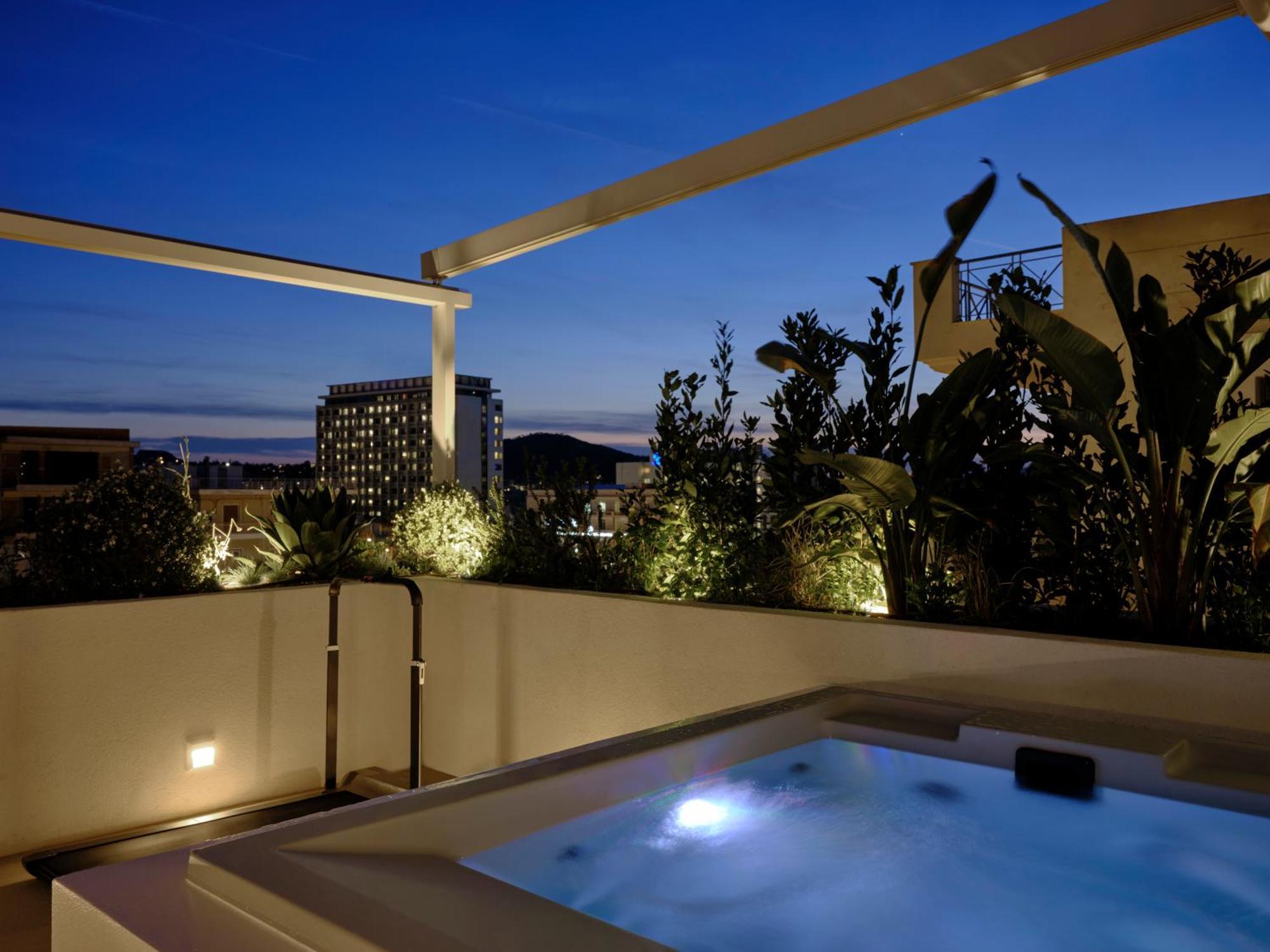Bond Smart Living Suites Atene Esterno foto
